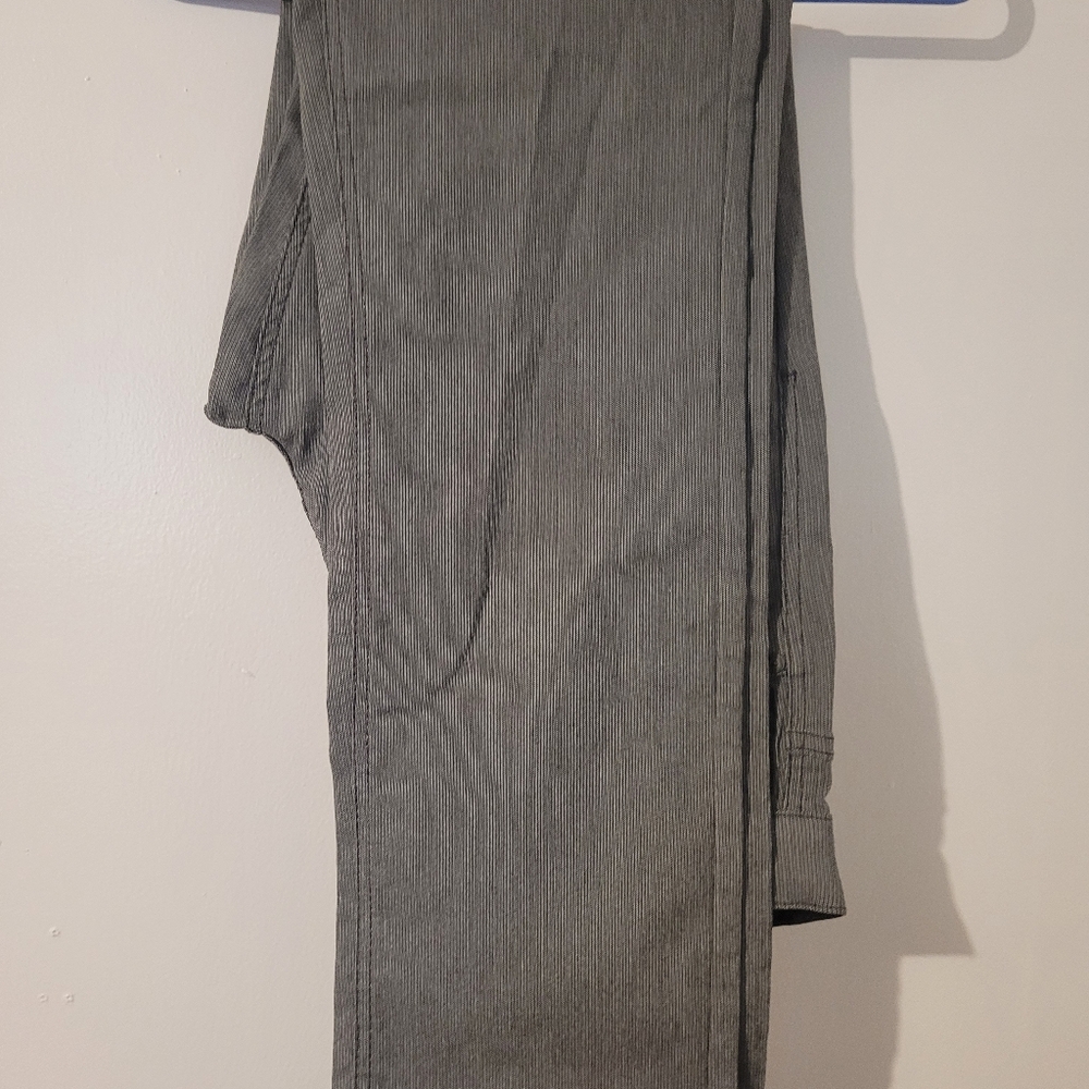Boy pants - Picture 2 of 3